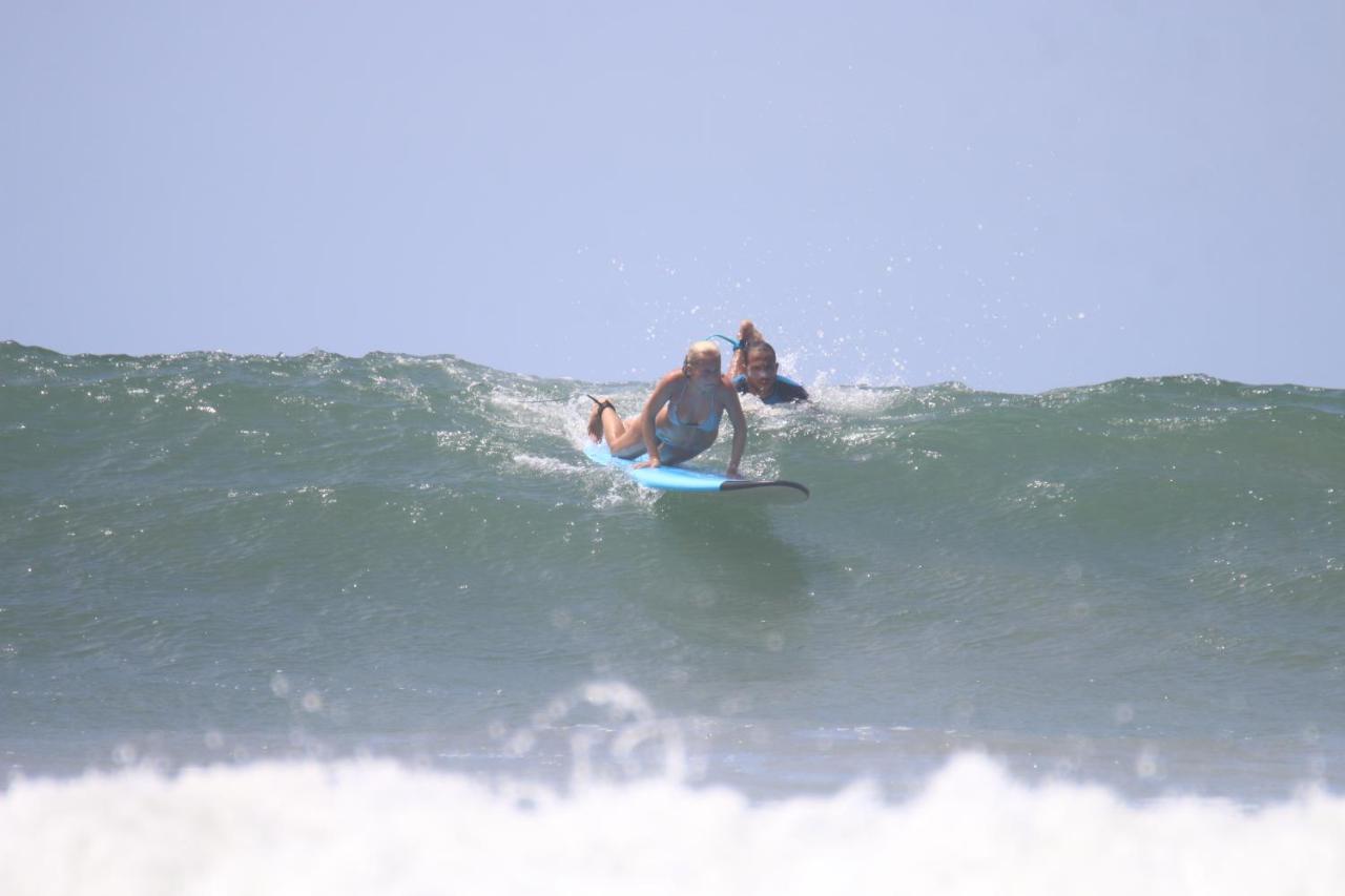 Cocobolo Surf Hotel & School Playa Santa Teresa  Buitenkant foto