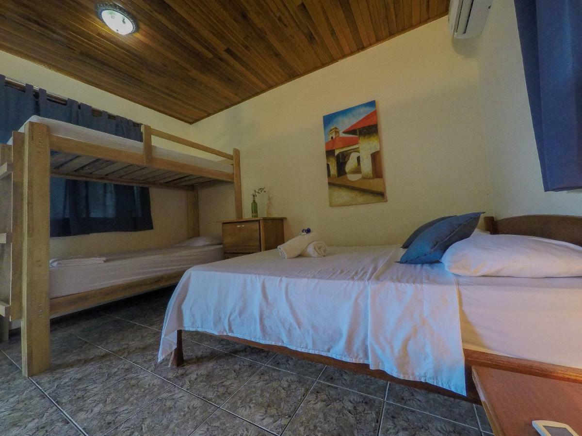 Cocobolo Surf Hotel & School Playa Santa Teresa  Buitenkant foto